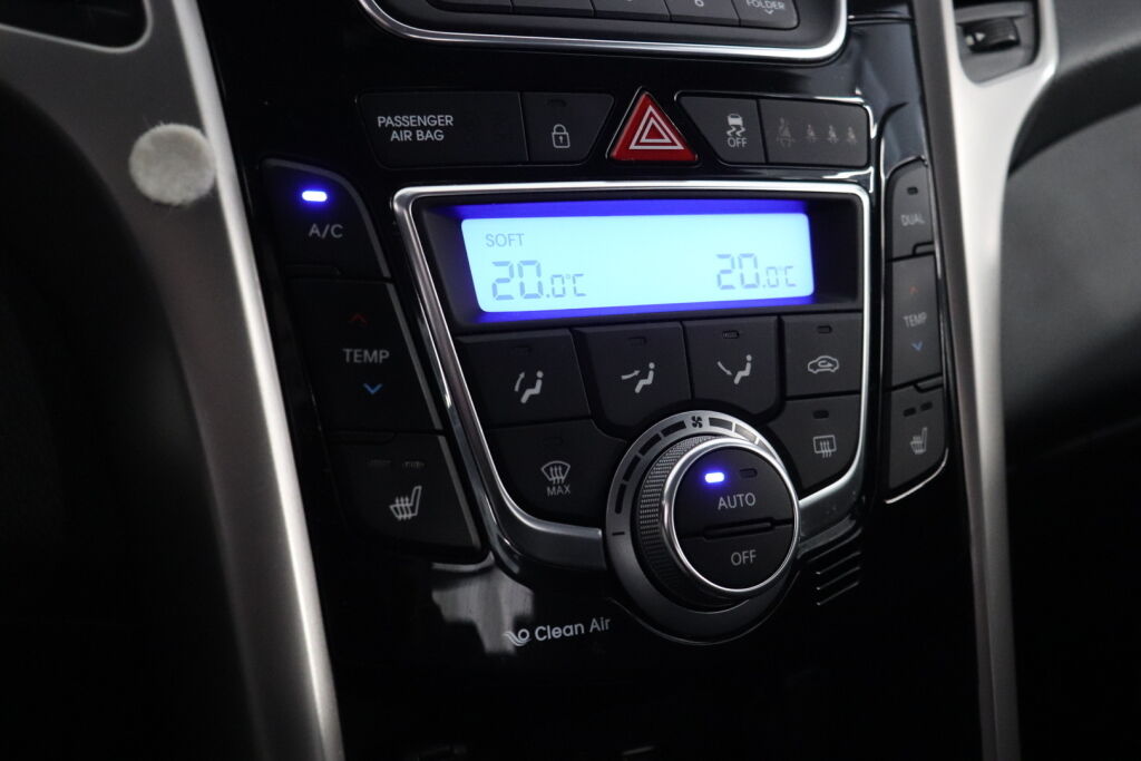 Hyundai i30 5d 2016 Musta