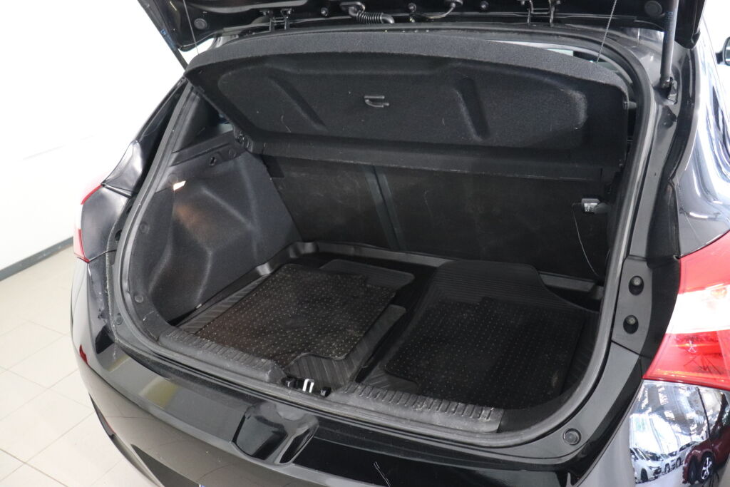 Hyundai i30 5d 2016 Musta