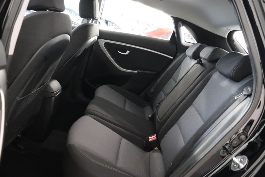 Hyundai i30 5d 2016 Musta