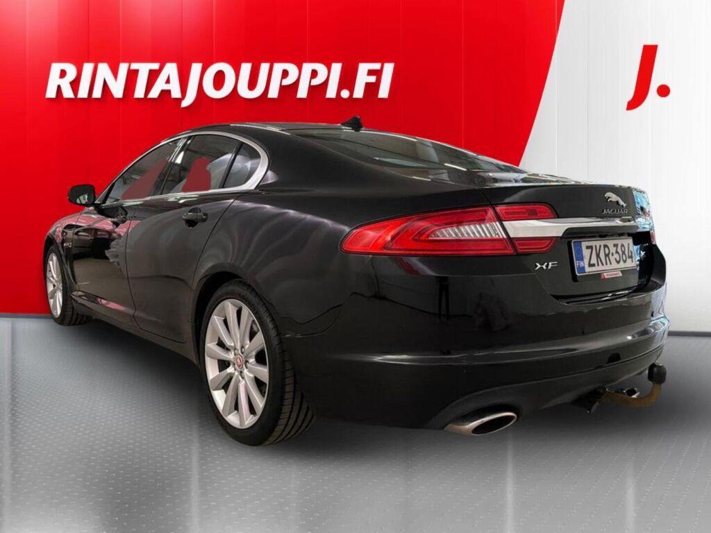 Jaguar XF 2016 Musta