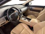 Jaguar XF 2016 Musta