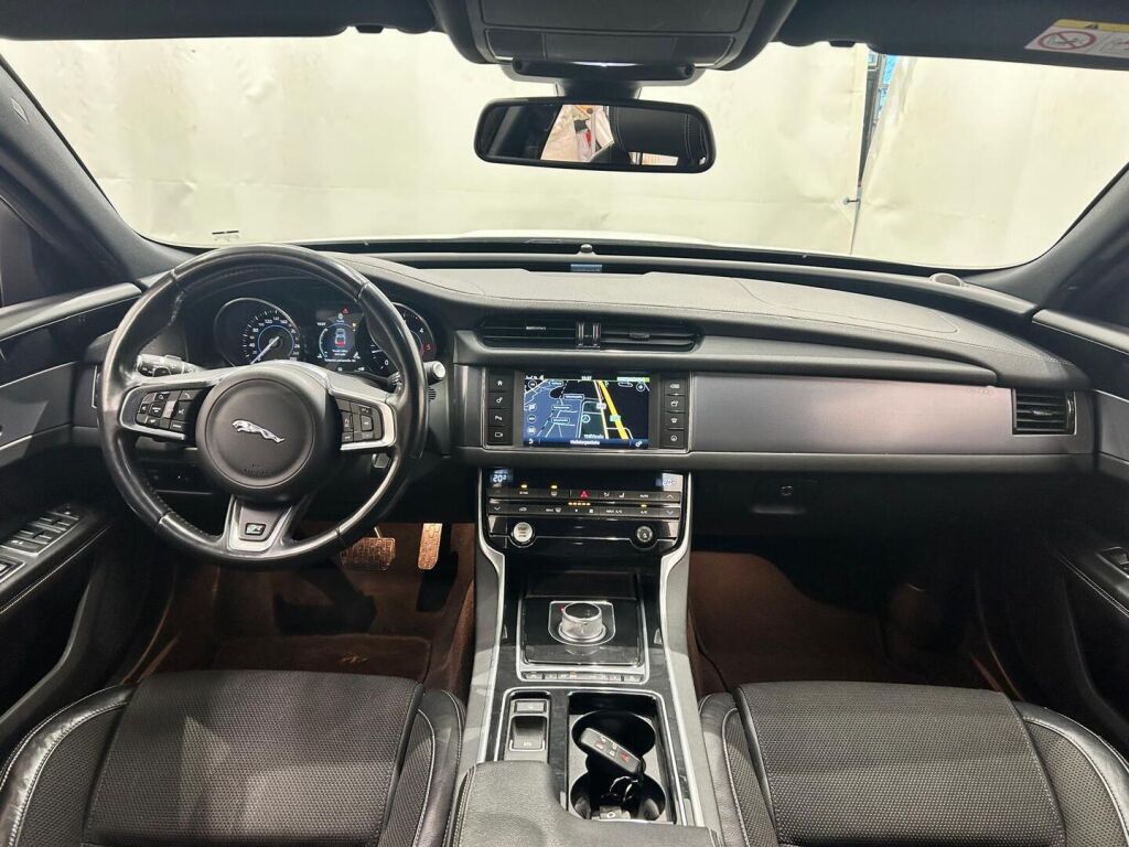 Jaguar XF 2016 Valkoinen