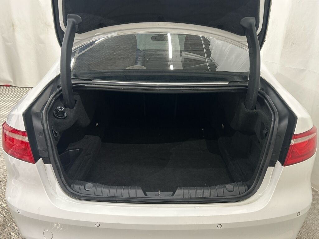 Jaguar XF 2016 Valkoinen