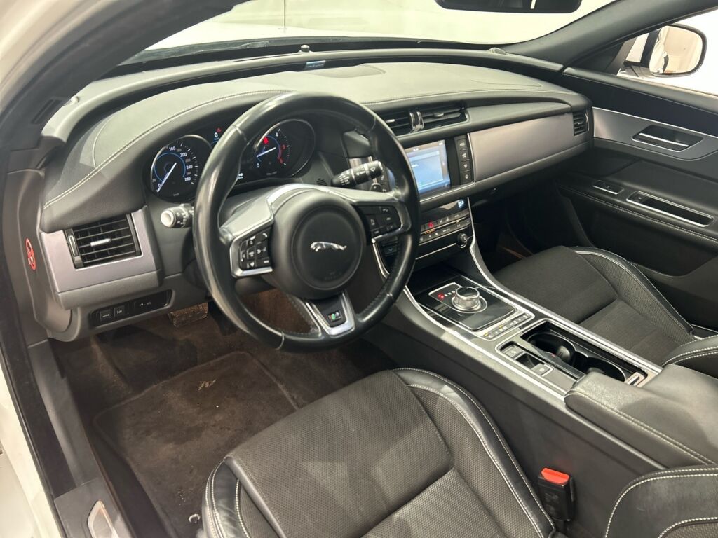 Jaguar XF 2016 Valkoinen