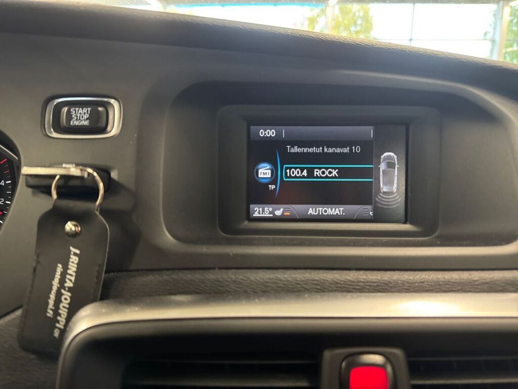 Volvo V40 2016 Musta