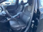 Volvo V40 2016 Musta