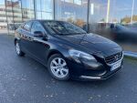 Volvo V40 2016 Musta