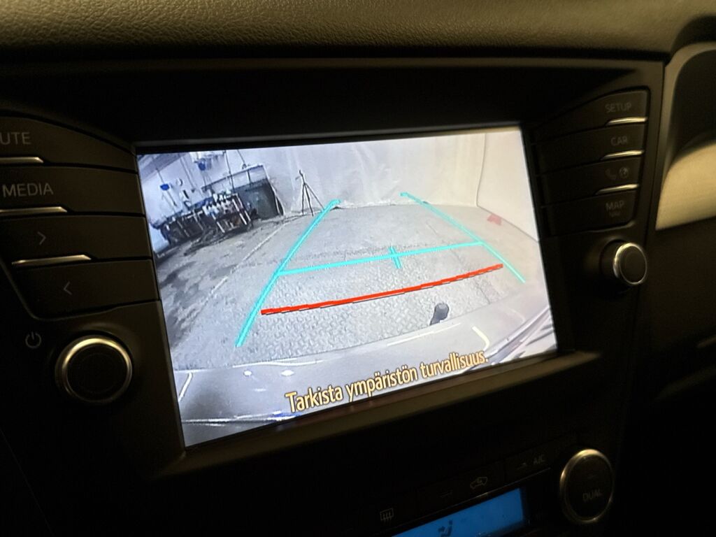 Toyota Avensis 2015 Ruskea (beige)