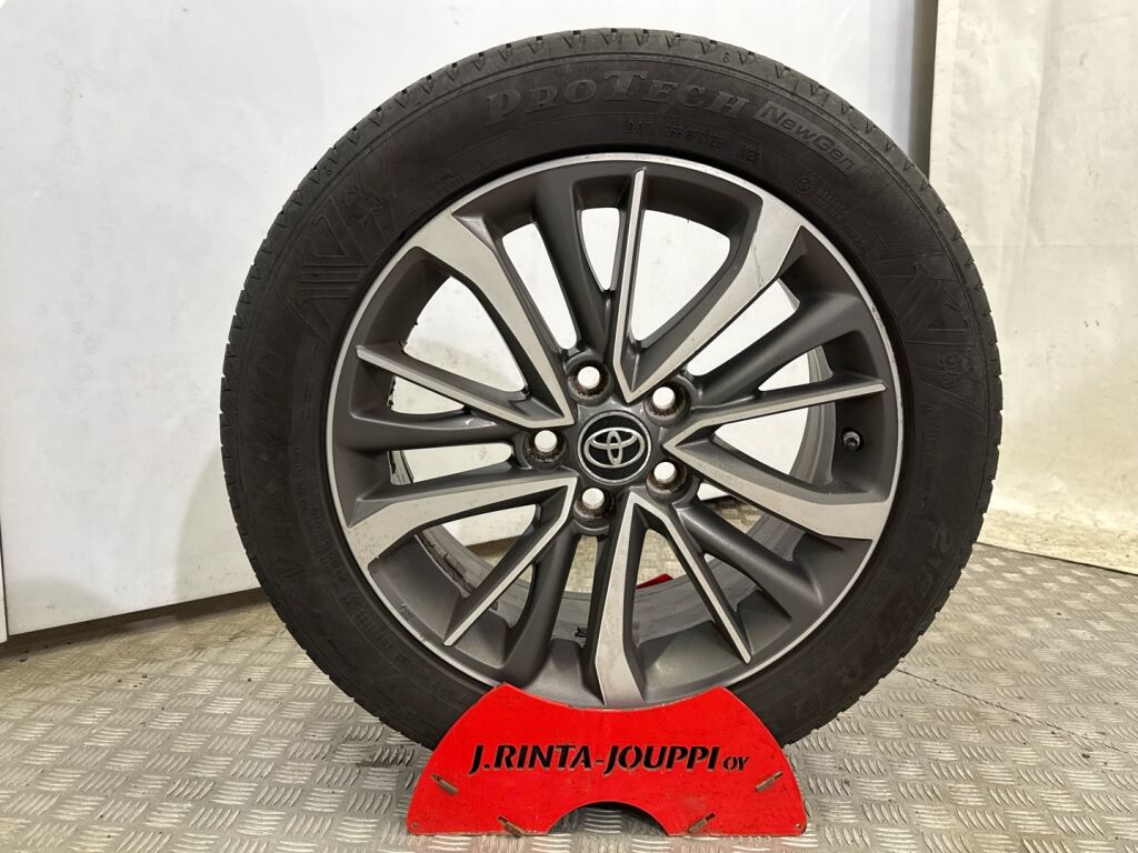 Toyota Avensis 2015 Ruskea (beige)