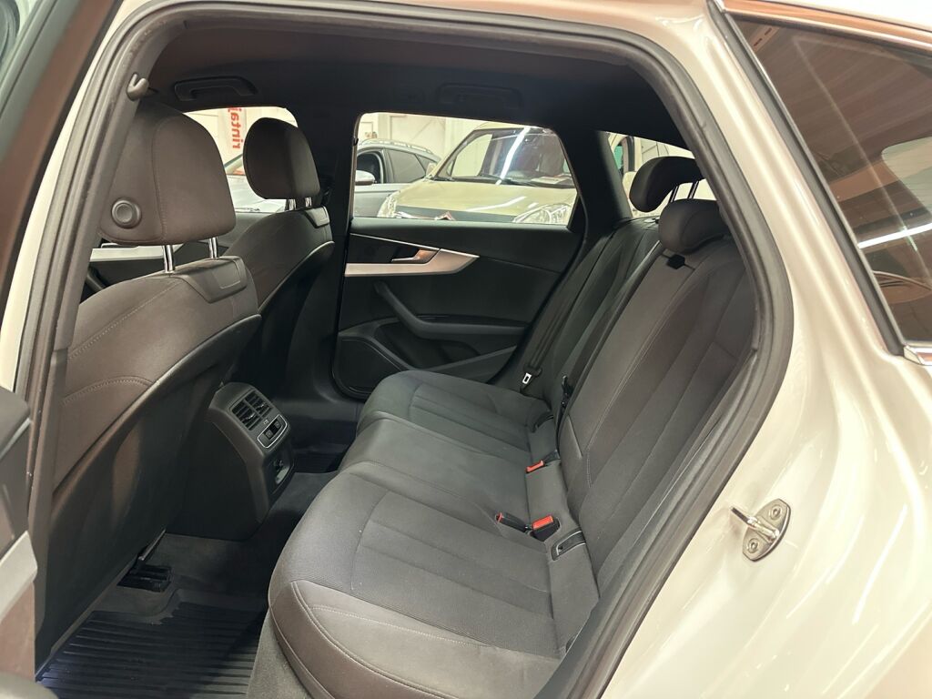 Audi A4 2016 Valkoinen