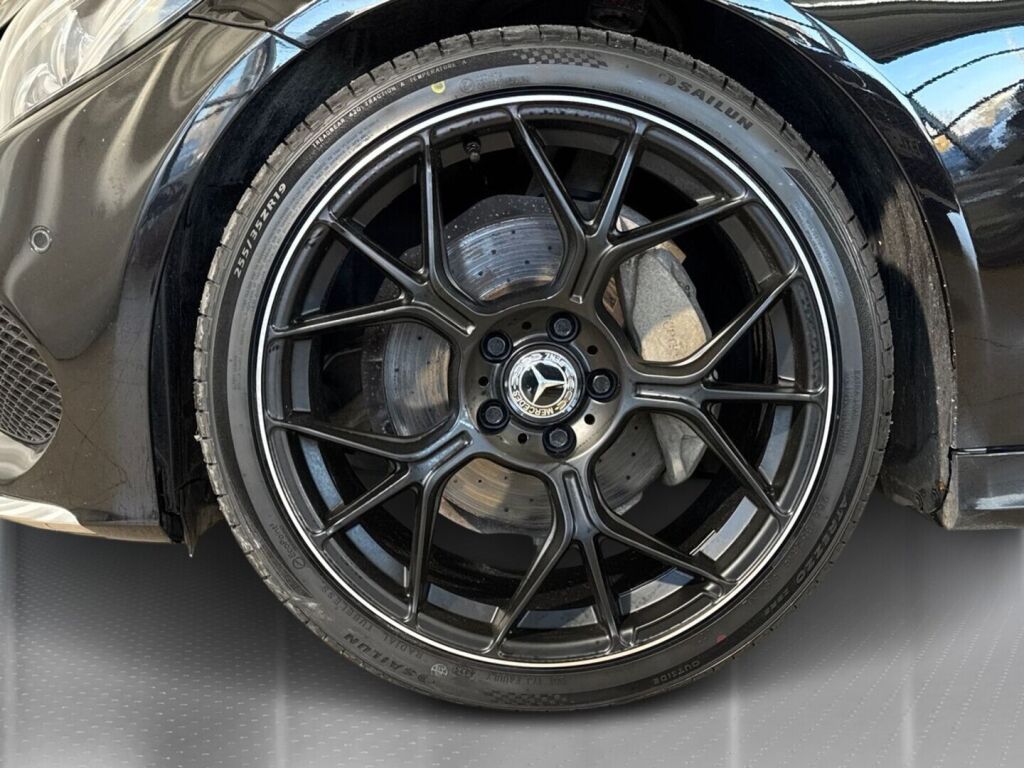 Mercedes-Benz C 2016 Musta