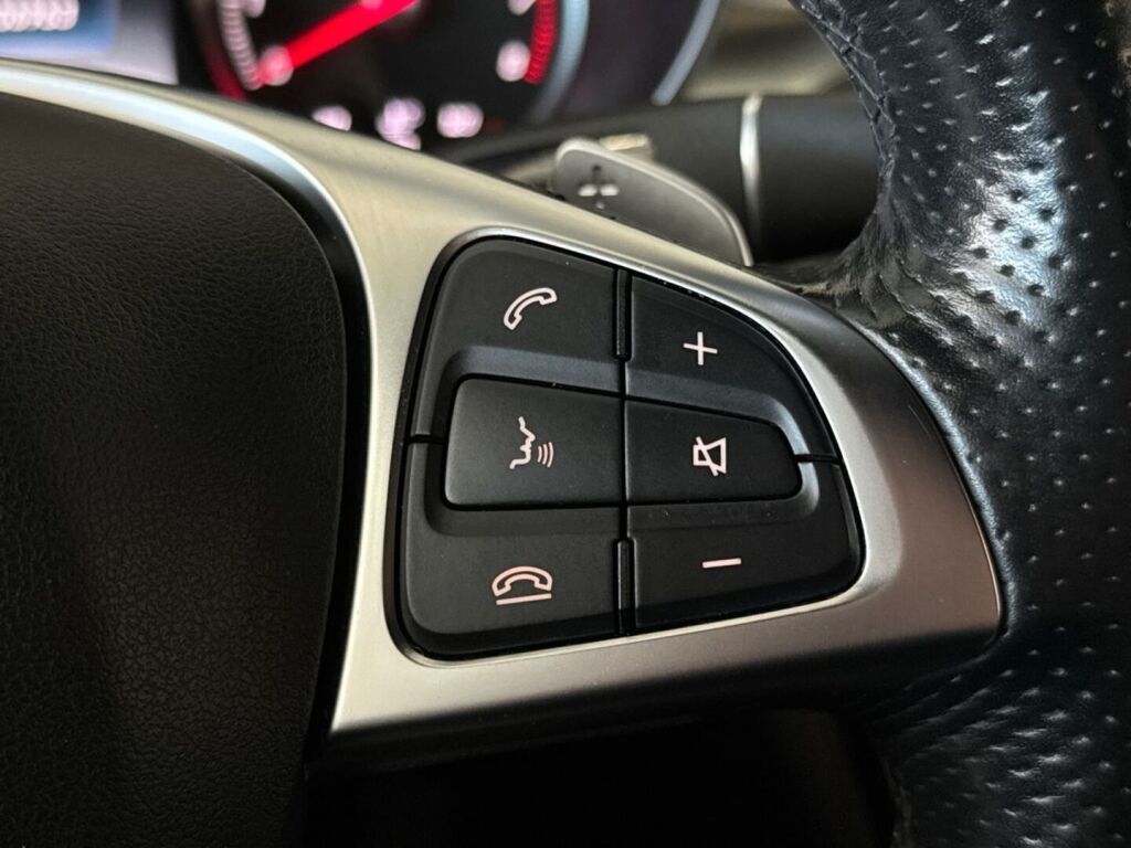 Mercedes-Benz C 2016 Musta