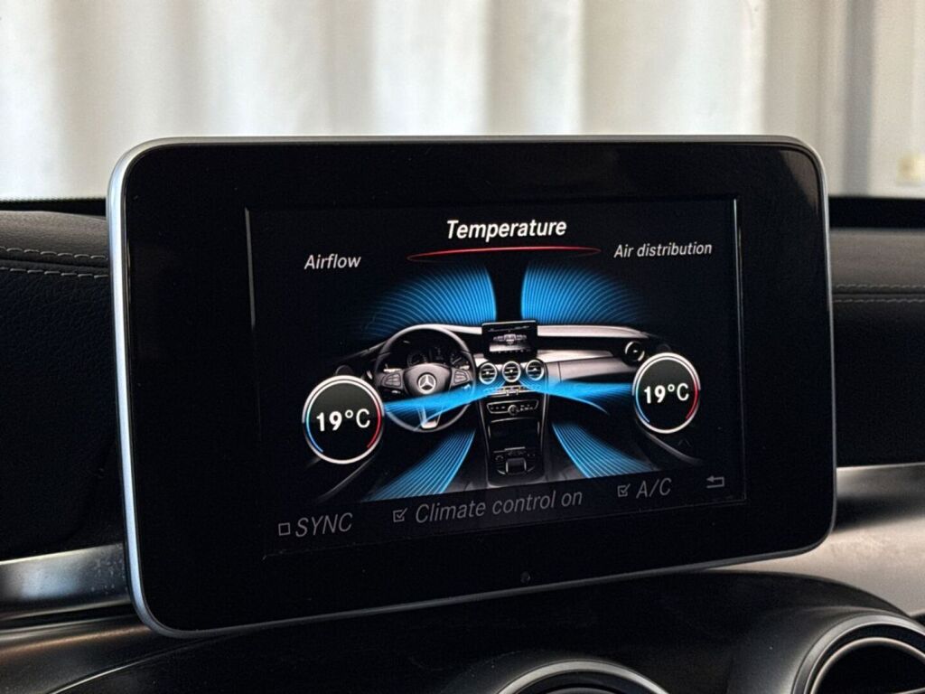 Mercedes-Benz C 2016 Musta