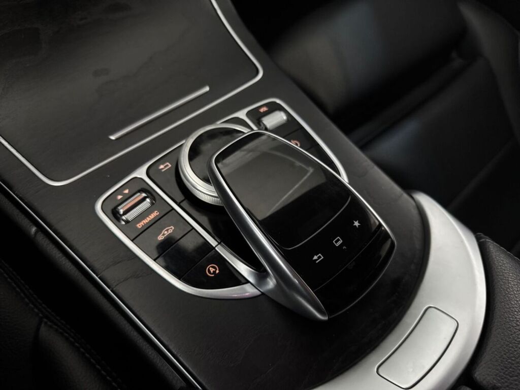 Mercedes-Benz C 2016 Musta
