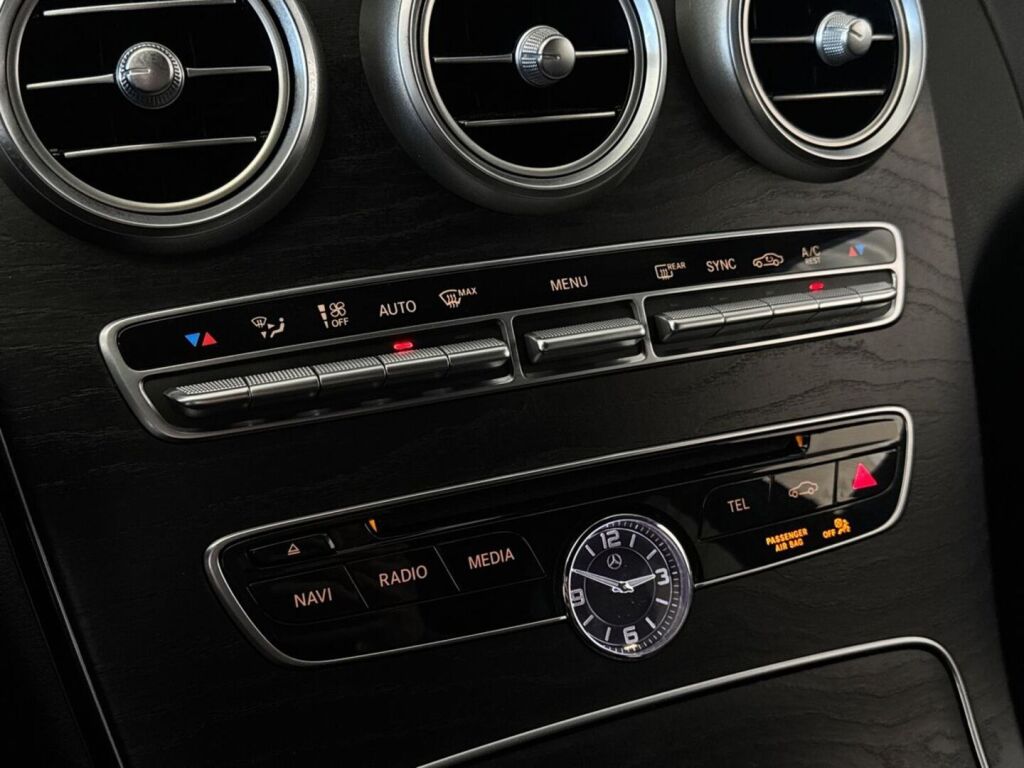 Mercedes-Benz C 2016 Musta