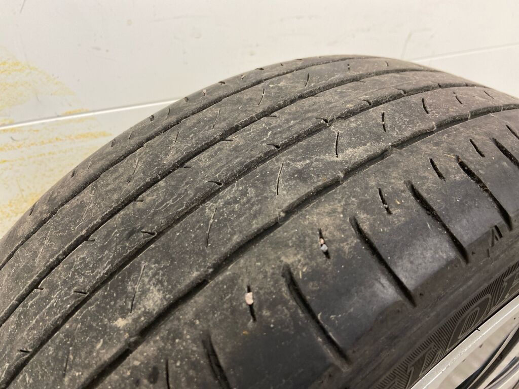 Subaru Levorg 2016 Punainen