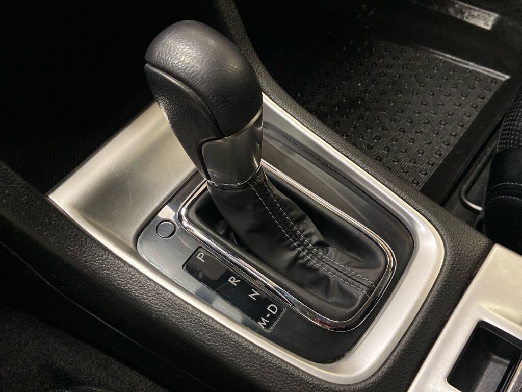 Subaru Levorg 2016 Punainen