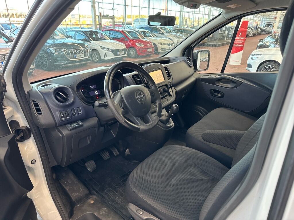 Opel Vivaro 2016 Valkoinen
