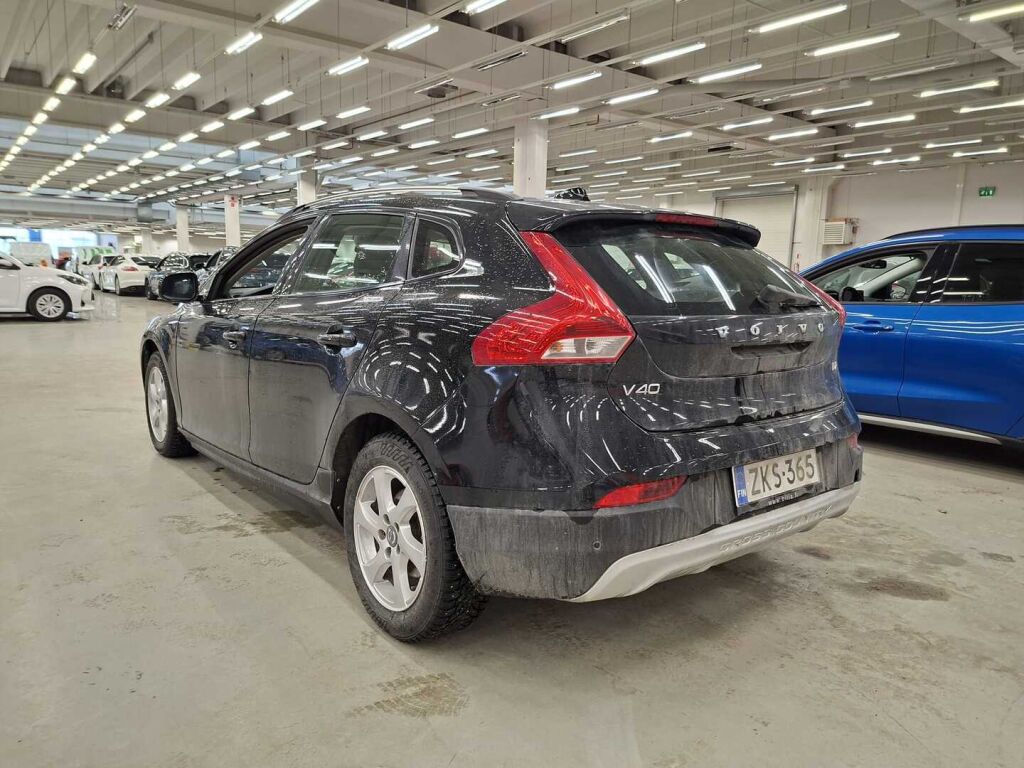 Volvo V40 Cross Country 2015 Musta