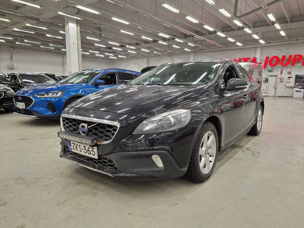 Volvo V40 Cross Country 2015 Musta