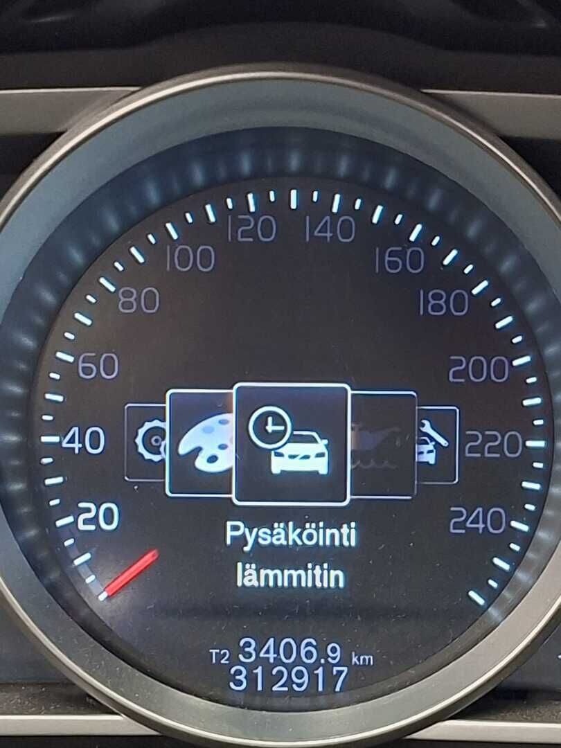 Volvo V40 Cross Country 2015 Musta