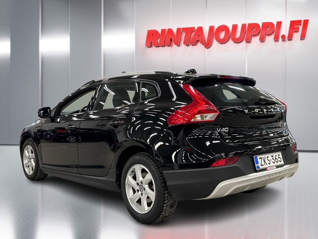 Volvo V40 Cross Country 2015 Musta