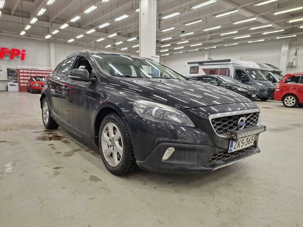 Volvo V40 Cross Country 2015 Musta