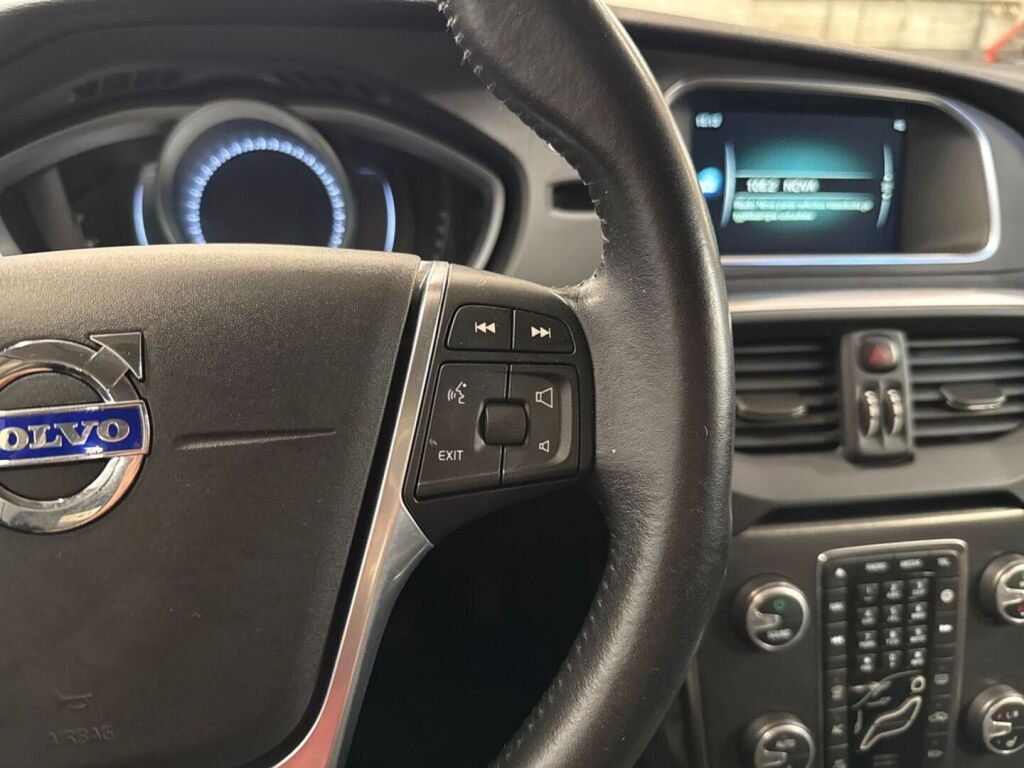 Volvo V40 Cross Country 2016 Harmaa