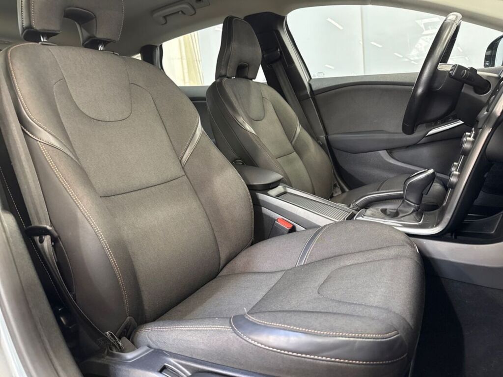 Volvo V40 Cross Country 2016 Harmaa
