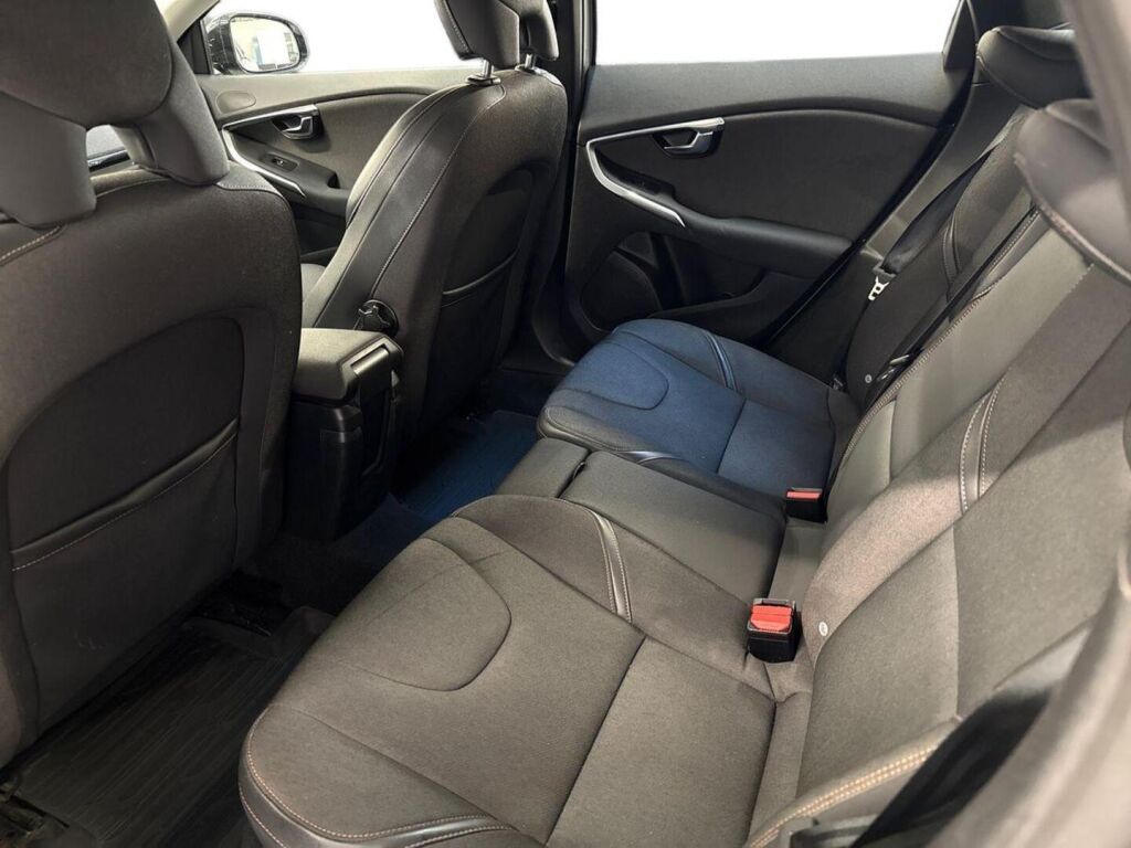 Volvo V40 Cross Country 2016 Harmaa