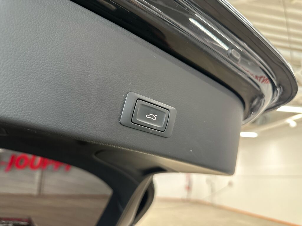 Audi A6 2016 Musta