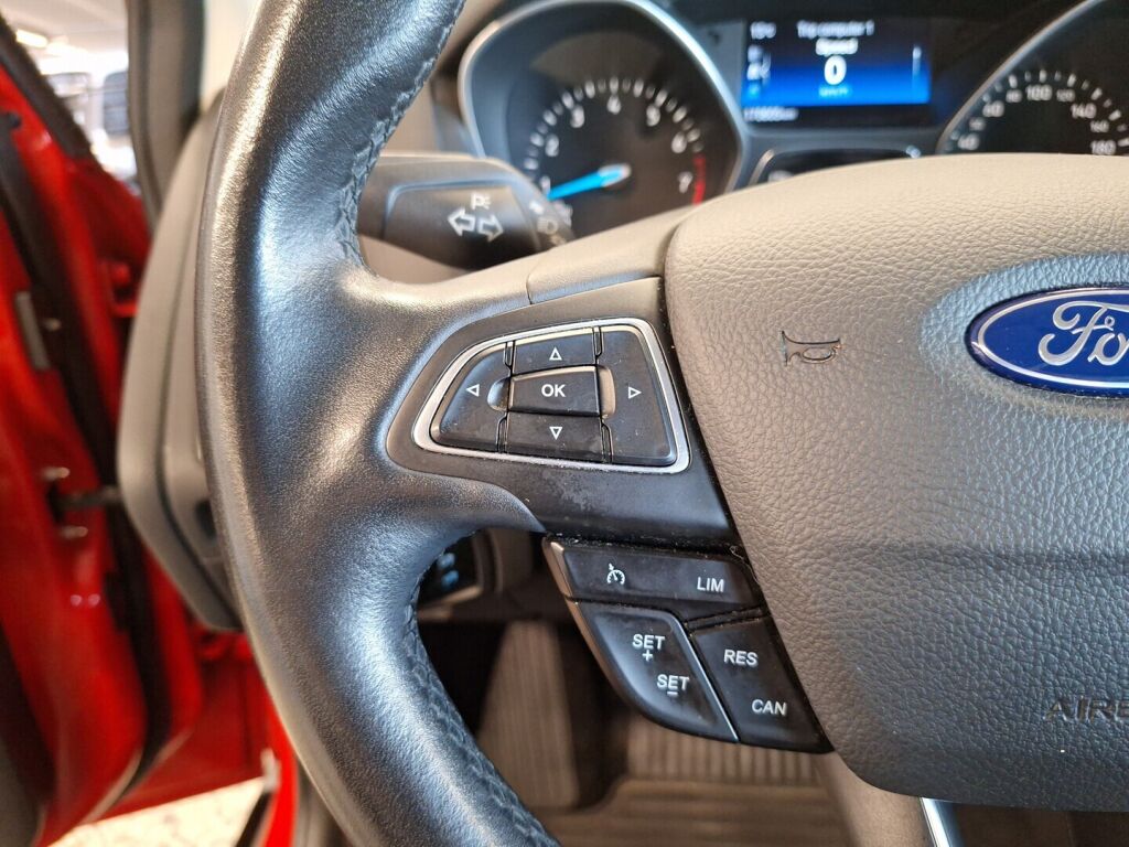 Ford Focus 2016 Punainen