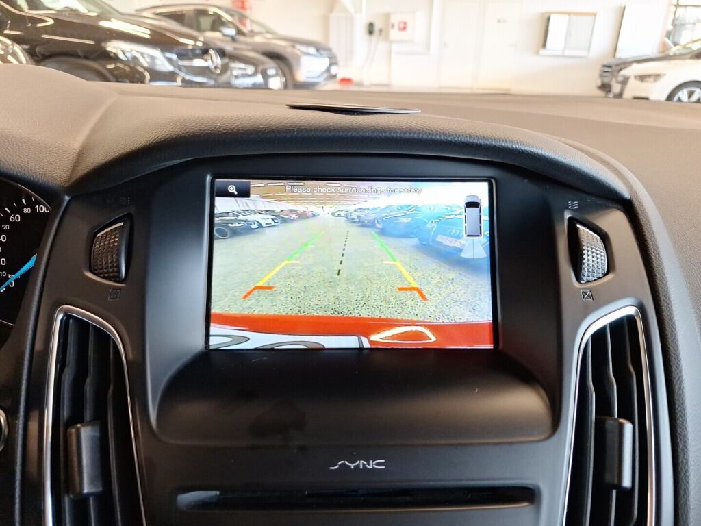 Ford Focus 2016 Punainen