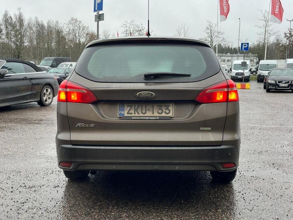 Ford FOCUS 2016 Ruskea (beige)