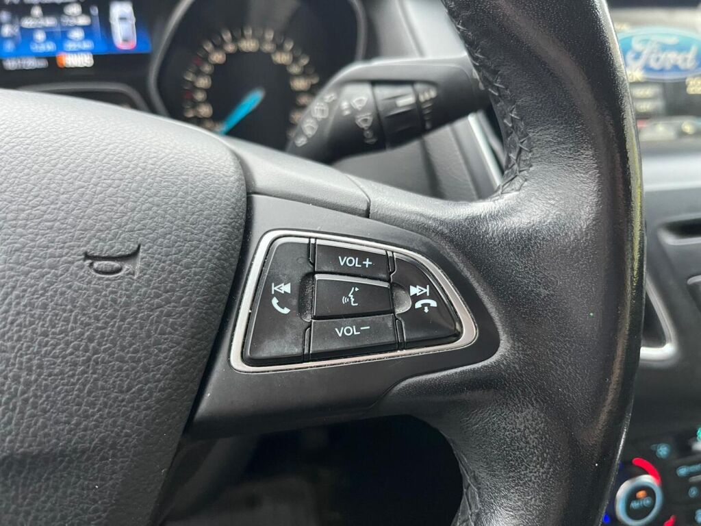 Ford FOCUS 2016 Ruskea (beige)