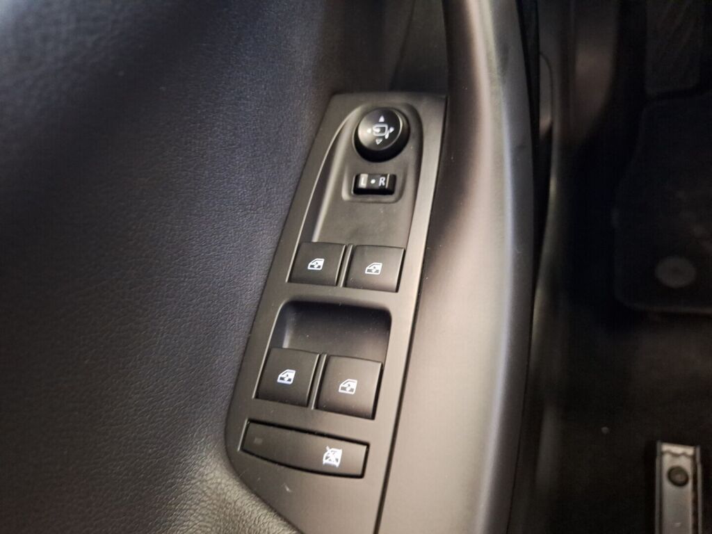 Opel Astra 2016 Punainen