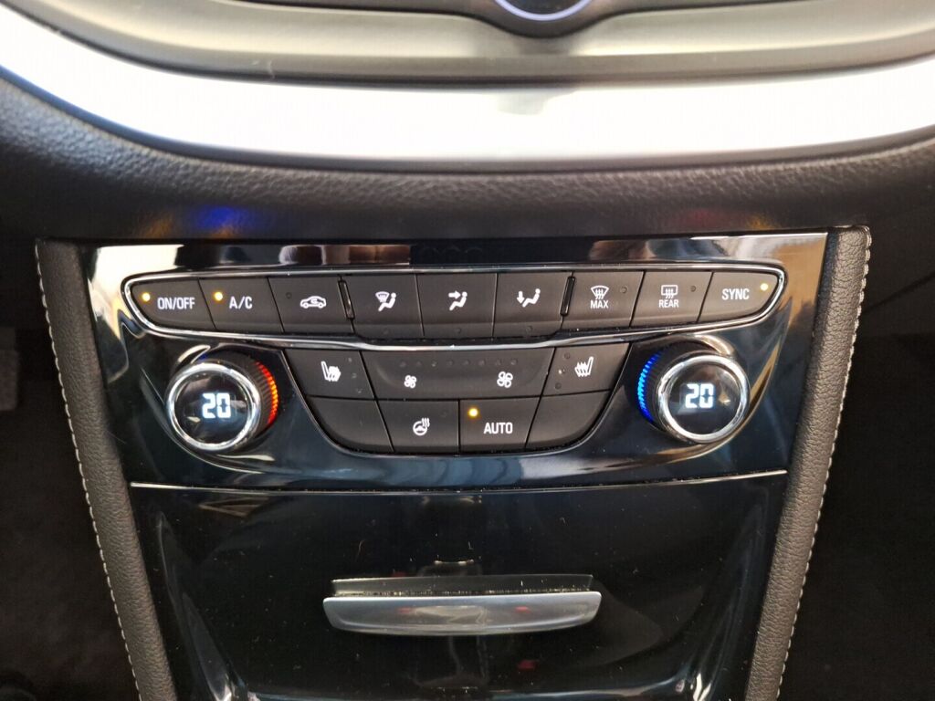 Opel Astra 2016 Punainen