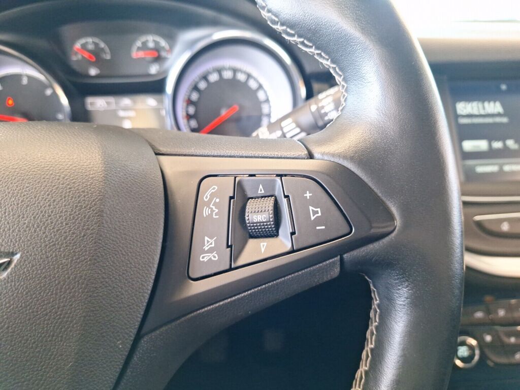 Opel Astra 2016 Punainen