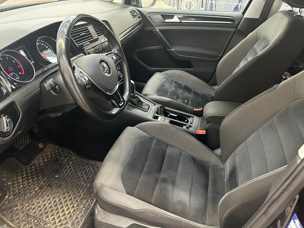 Volkswagen Golf 2016 Musta