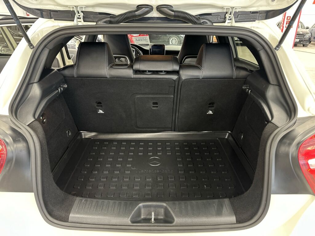 Mercedes-Benz A 2016 Valkoinen