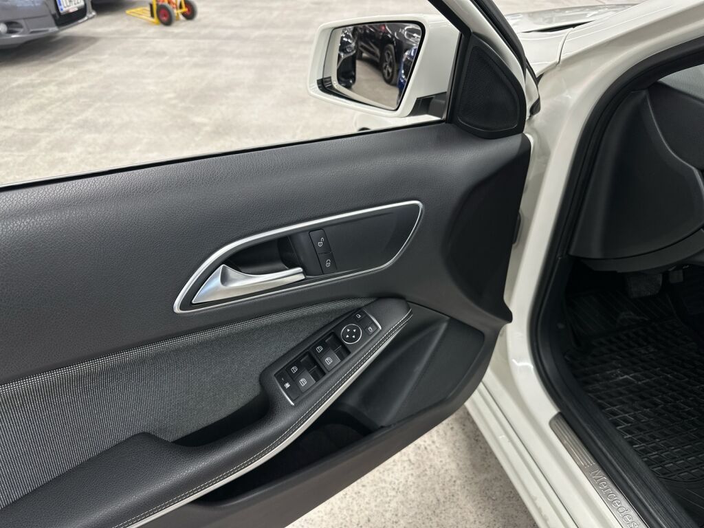 Mercedes-Benz A 2016 Valkoinen