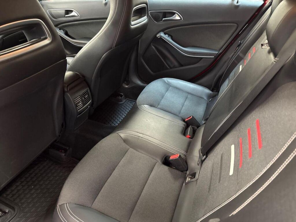 Mercedes-Benz A 2016 Punainen
