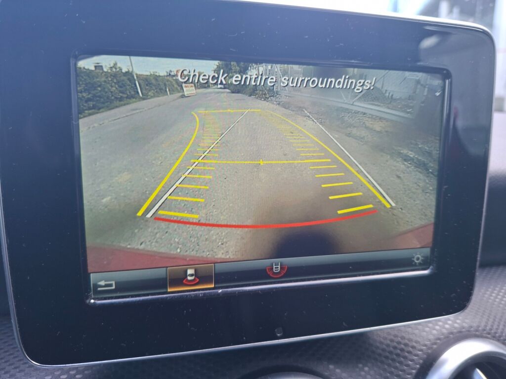 Mercedes-Benz A 2016 Punainen