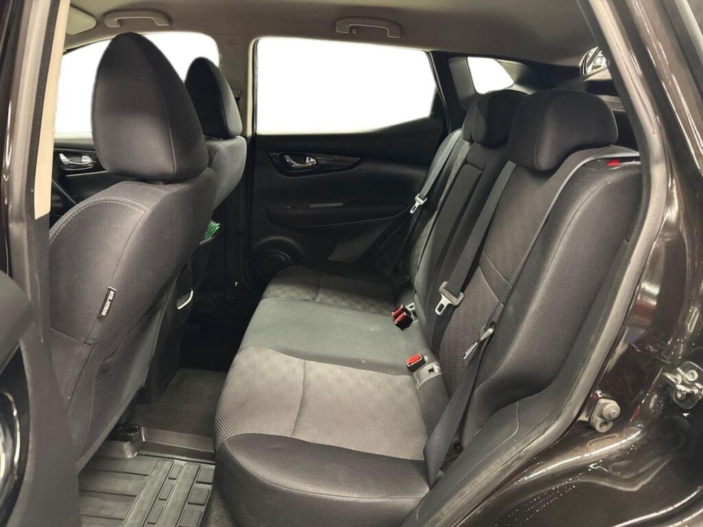 Nissan Qashqai 2017 Musta