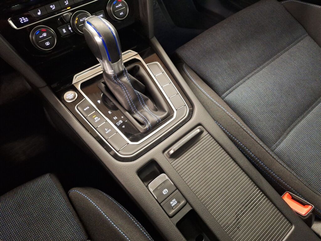 Volkswagen Passat 2017 Harmaa