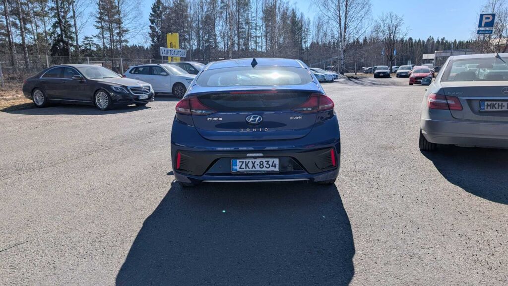 Hyundai IONIQ plug-in 2019 Sininen