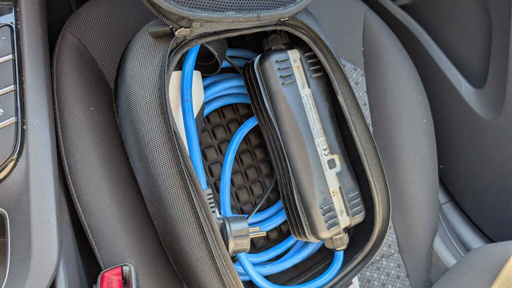 Hyundai IONIQ plug-in 2019 Sininen