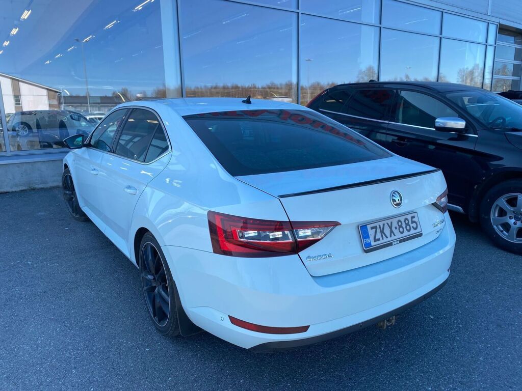 Skoda Superb 2017 Valkoinen