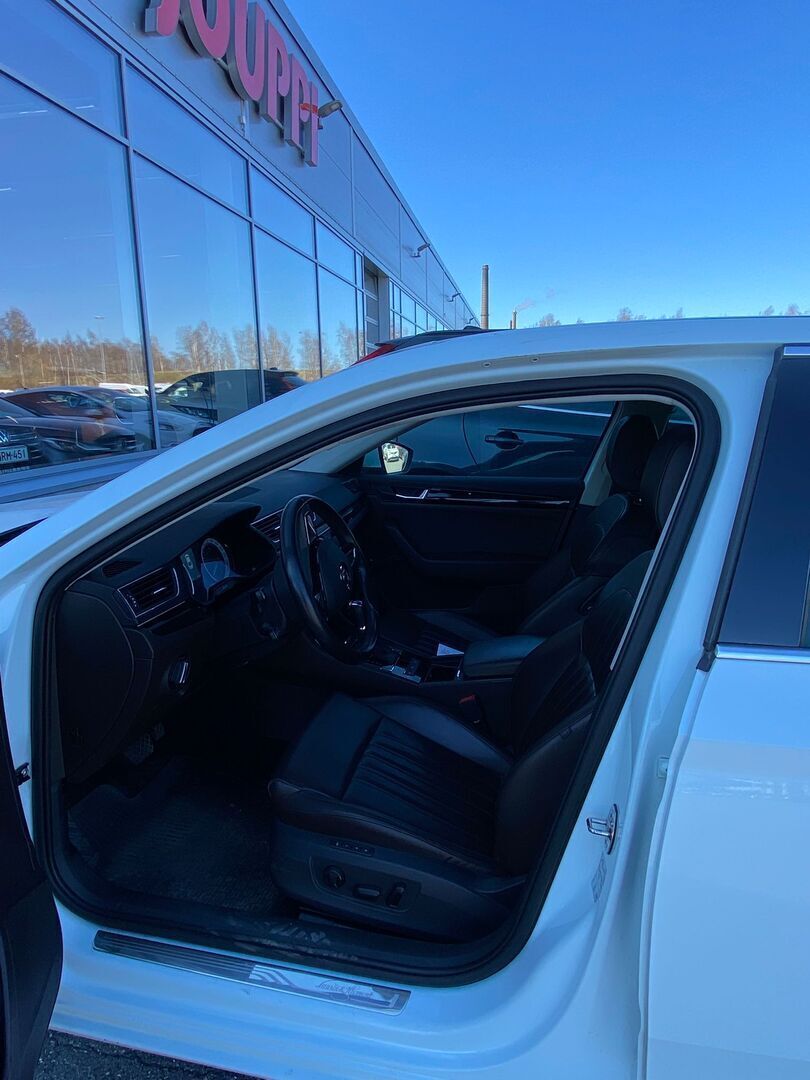 Skoda Superb 2017 Valkoinen