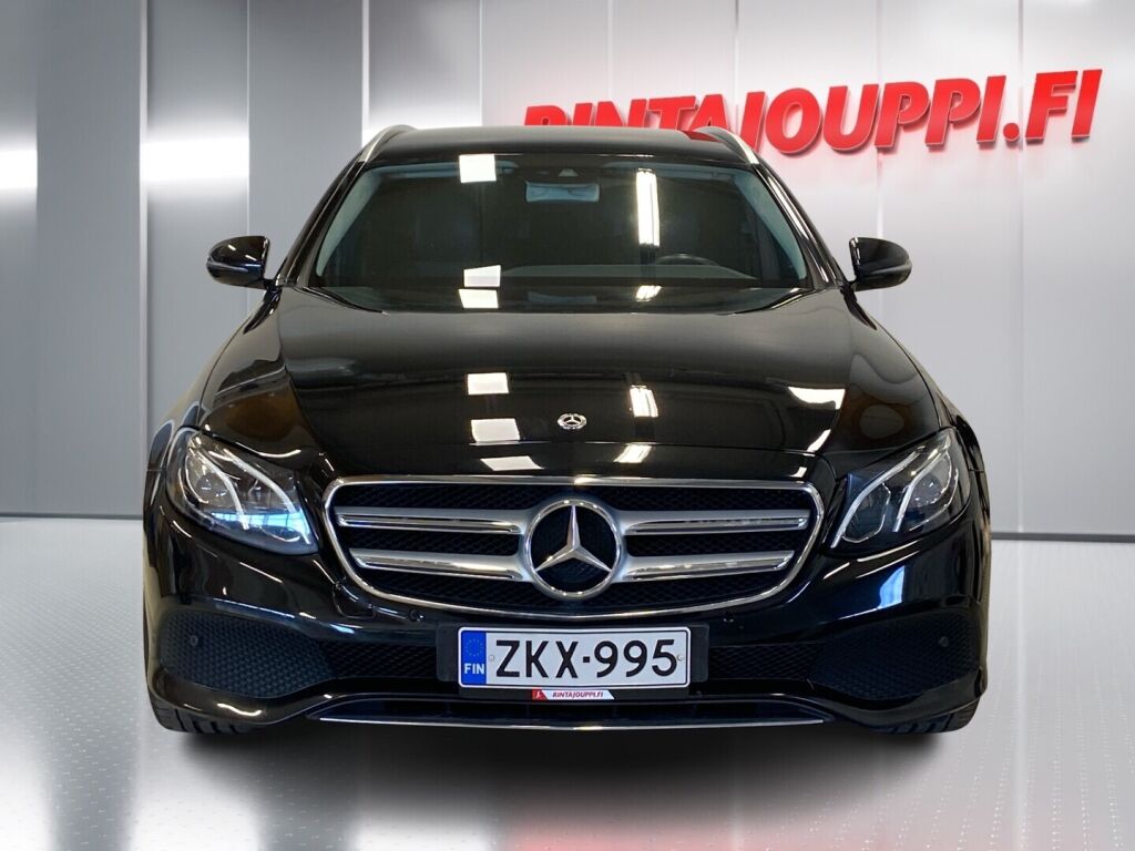 Mercedes-Benz E 2018 Musta